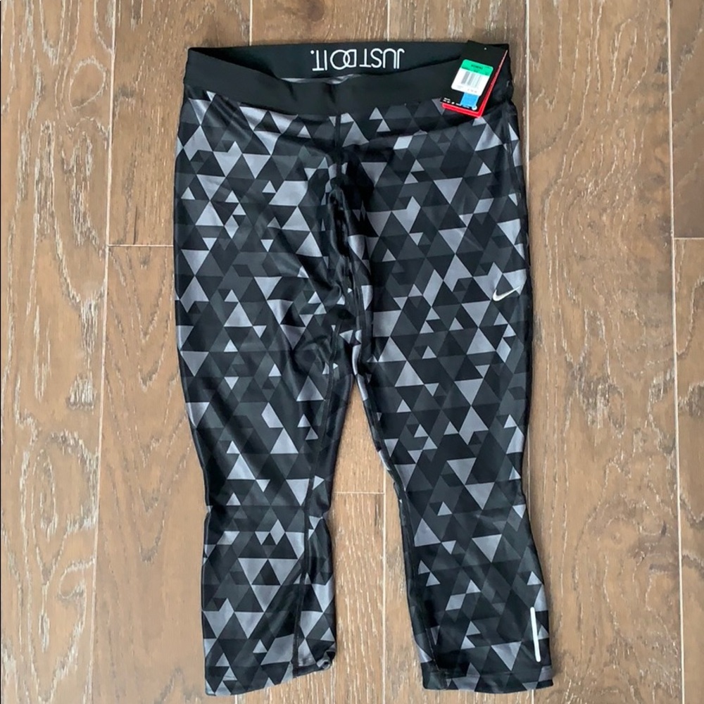 NWT Nike crops